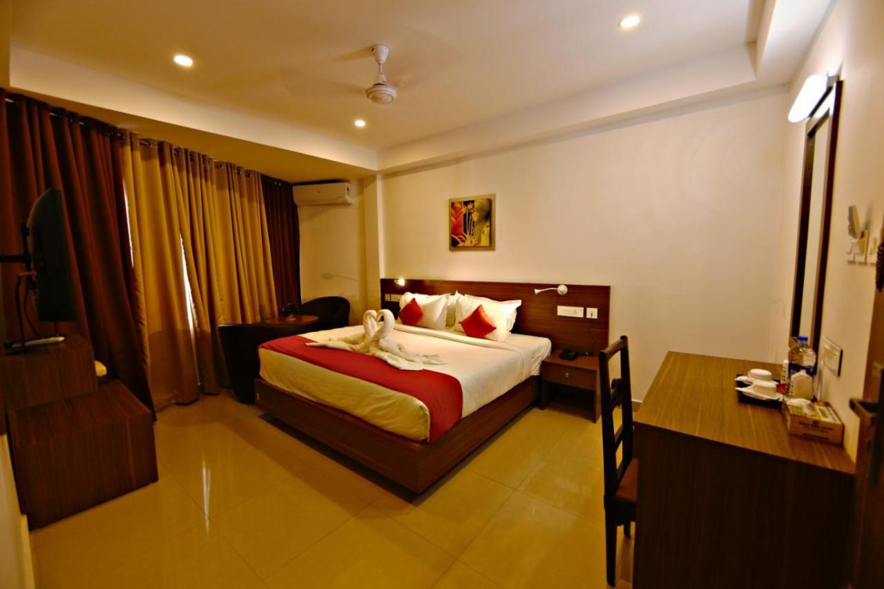 Hotel Nithya Котаям Екстериор снимка