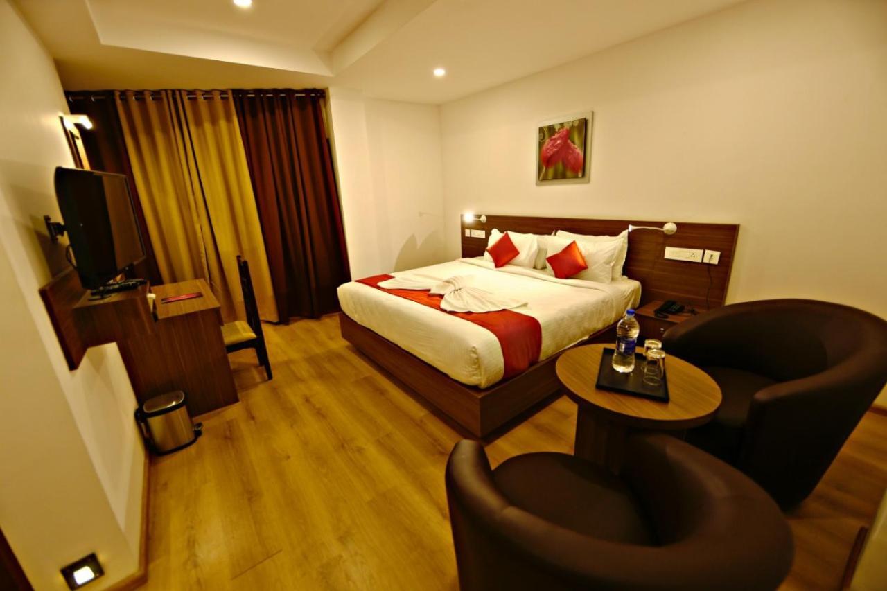Hotel Nithya Котаям Екстериор снимка